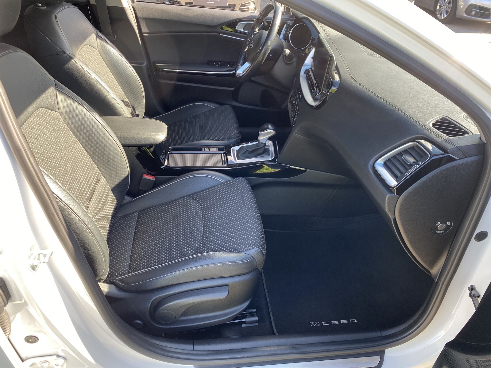 Kia XCeed - zdjęcie 15