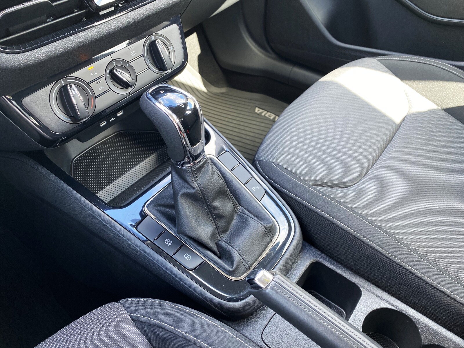 Škoda Fabia - zdjęcie 11