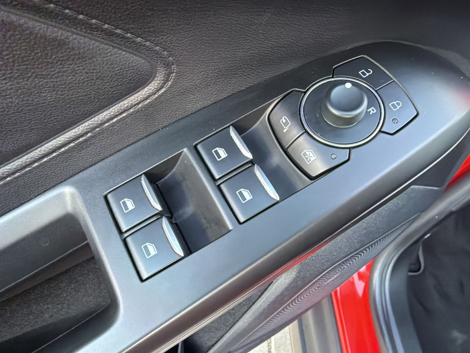 Ford Focus - zdjęcie 20