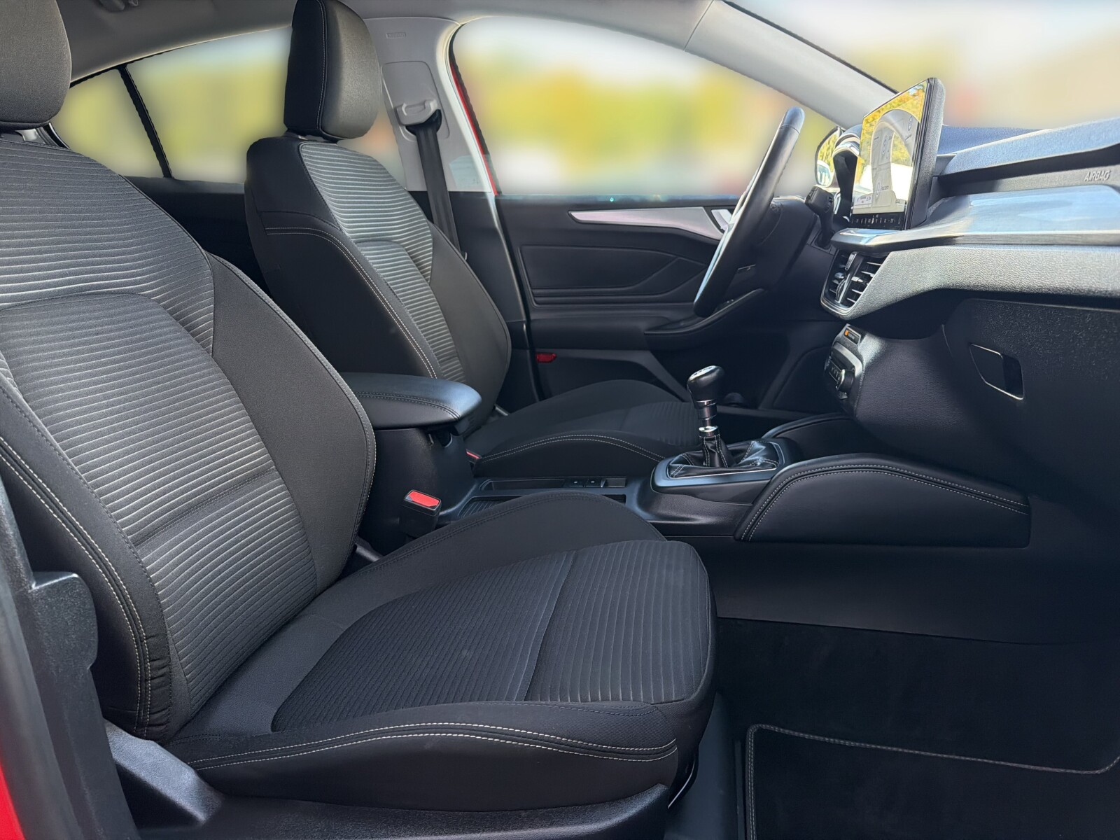 Ford Focus - zdjęcie 16