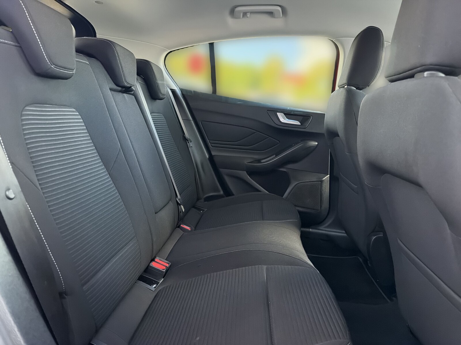 Ford Focus - zdjęcie 14