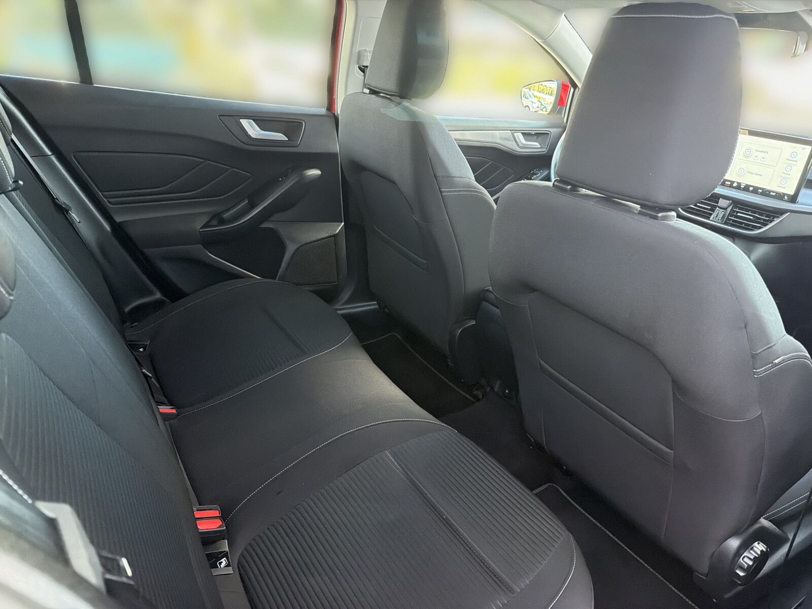 Ford Focus - zdjęcie 13