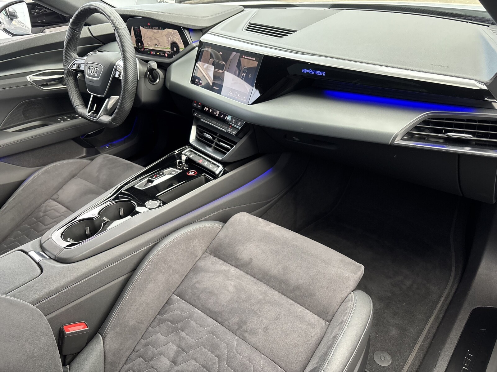 Audi e-tron GT - zdjęcie 38
