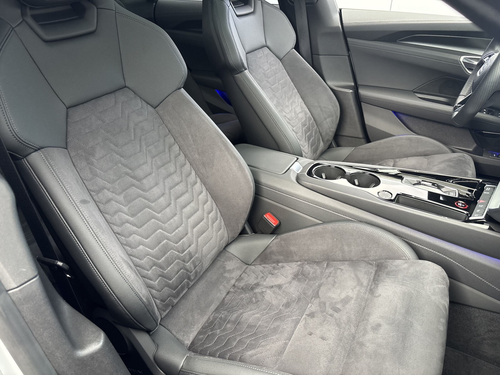 Audi e-tron GT - zdjęcie 37