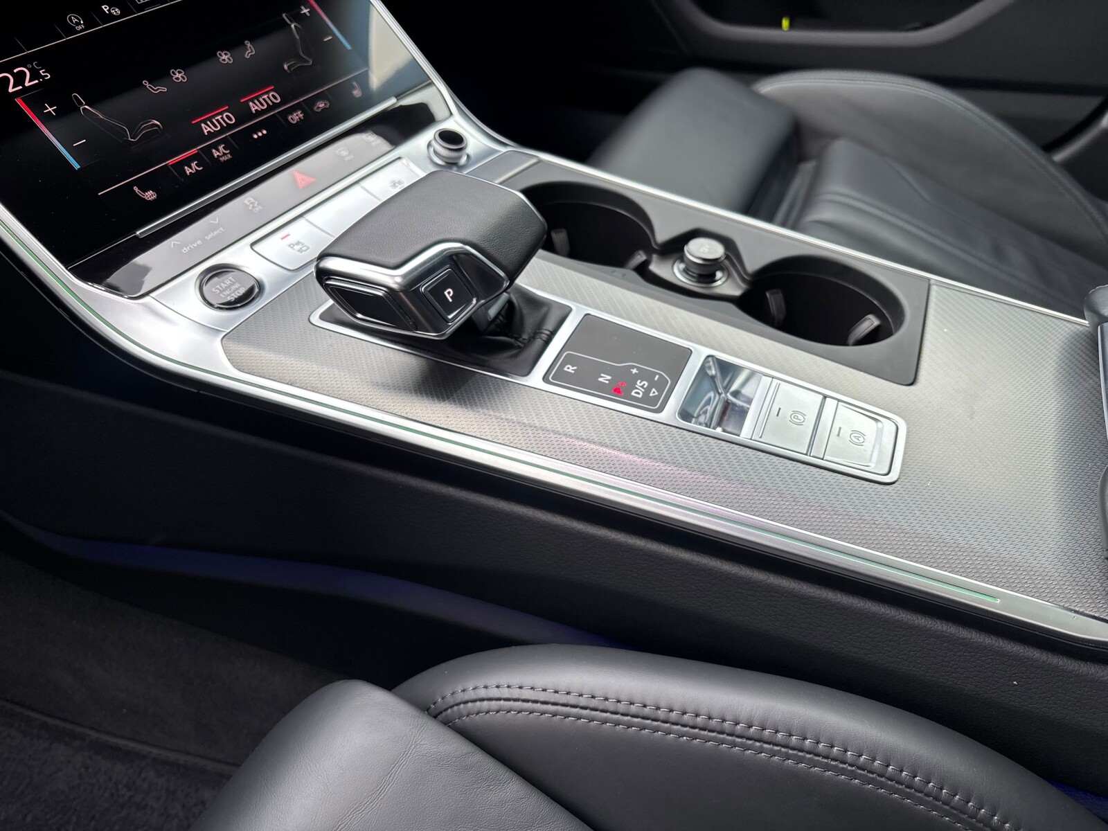 Audi A6 Avant - zdjęcie 18
