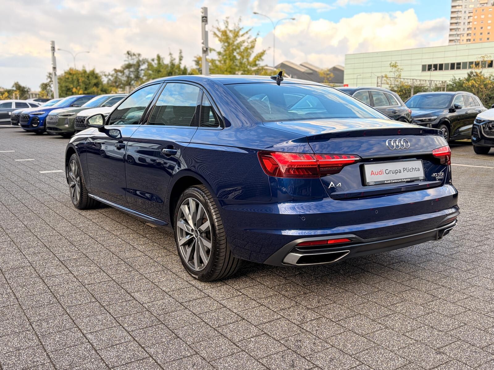 Audi A4 Limousine - zdjęcie 11