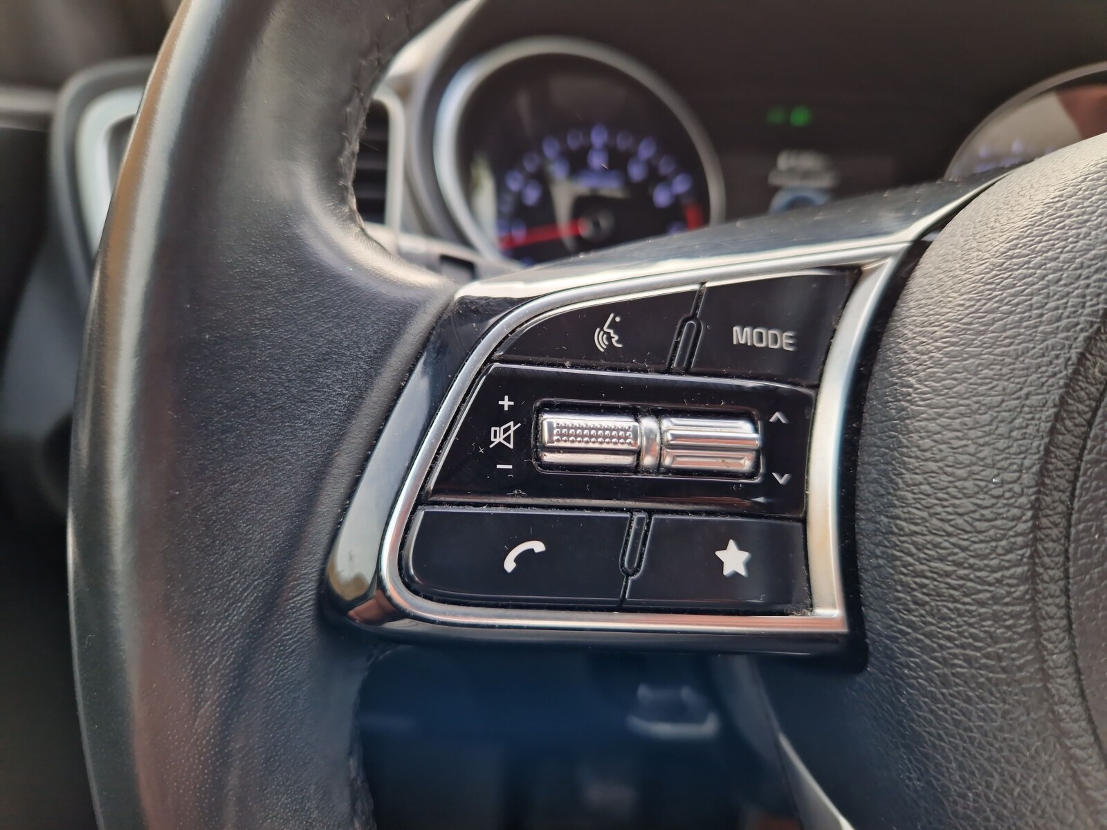 Kia Ceed - zdjęcie 21