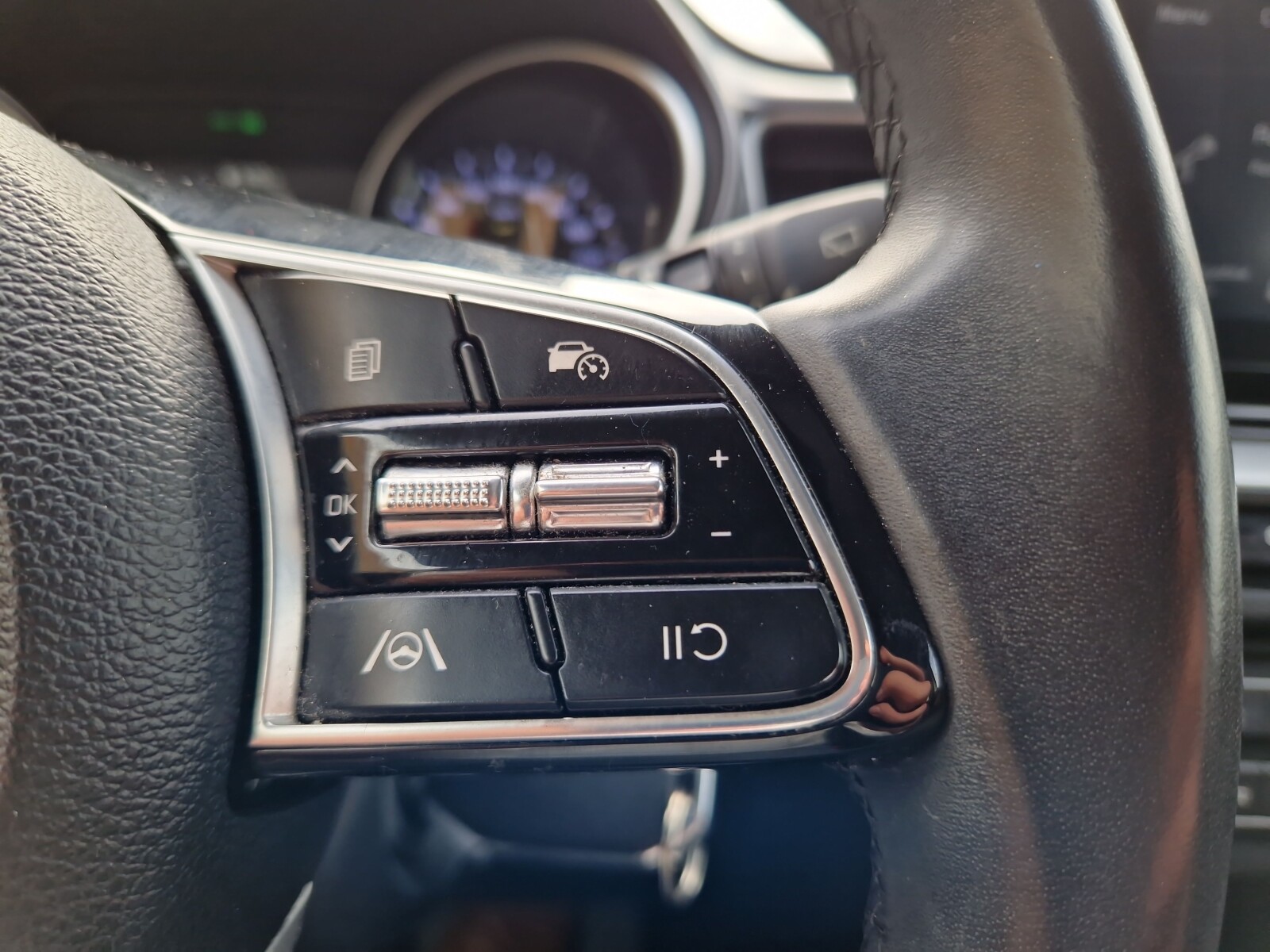 Kia Ceed - zdjęcie 22