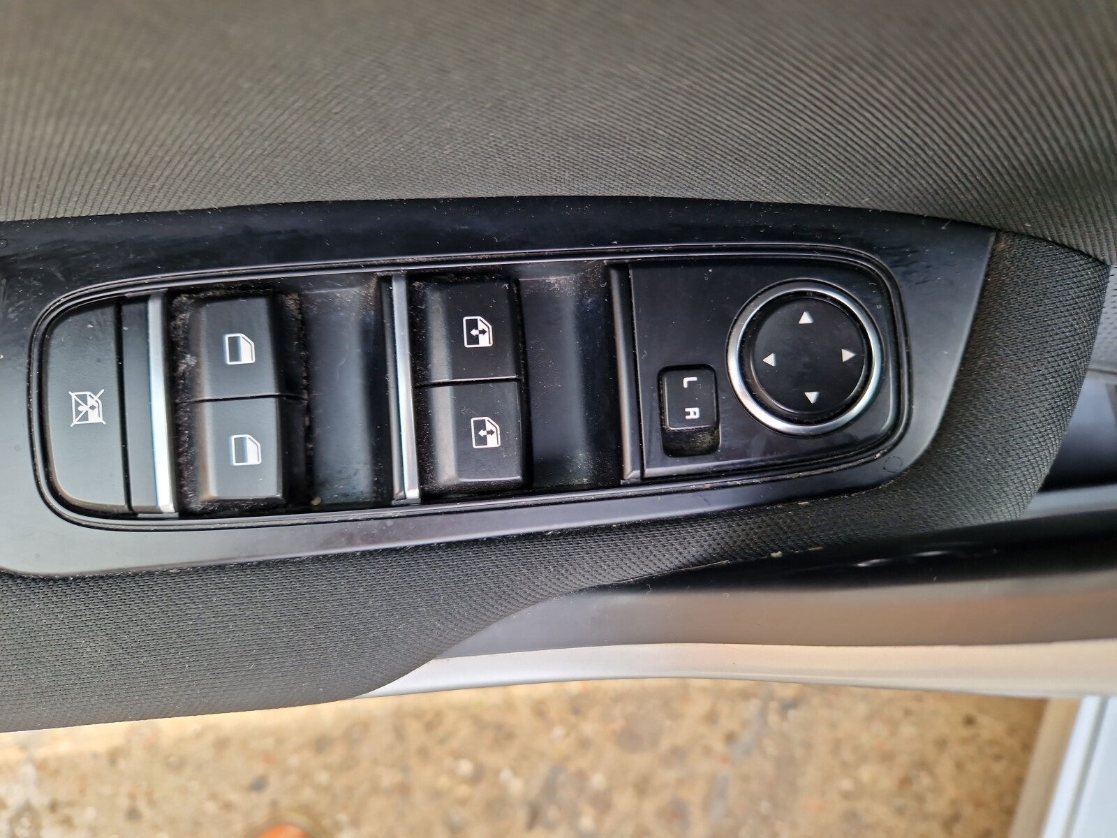 Kia Ceed - zdjęcie 19
