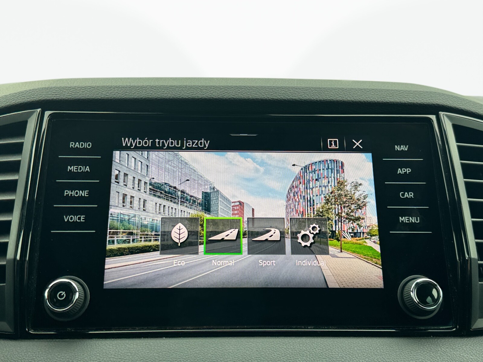 Škoda Karoq - zdjęcie 20