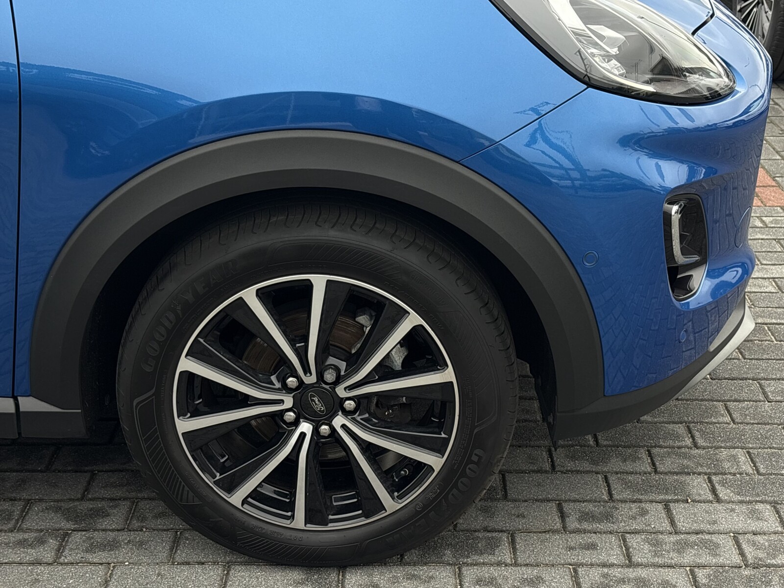 Ford Puma - zdjęcie 27