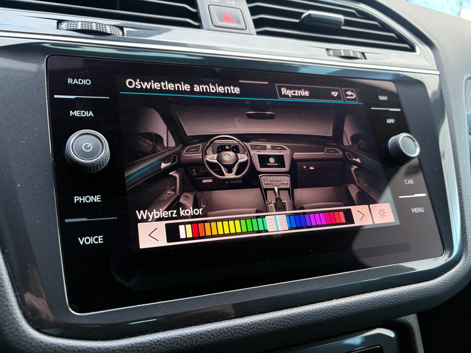 Volkswagen Tiguan - zdjęcie 39