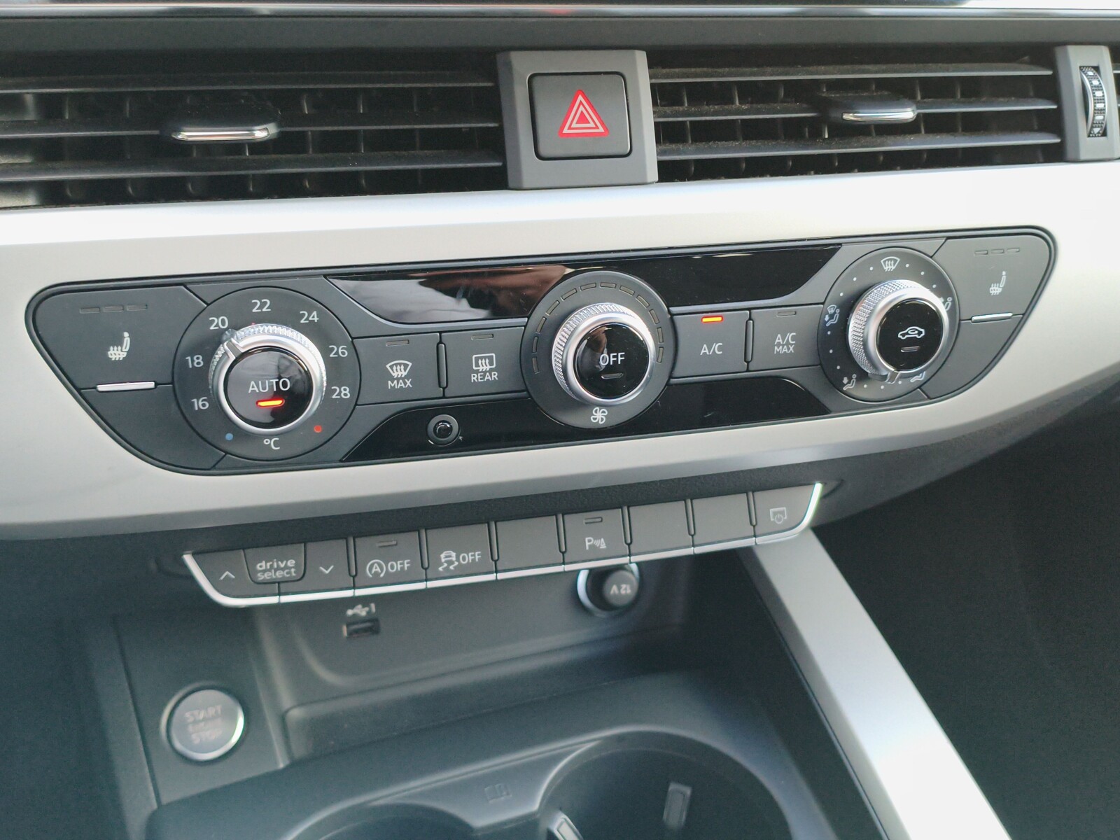 Audi A4 Avant - zdjęcie 24