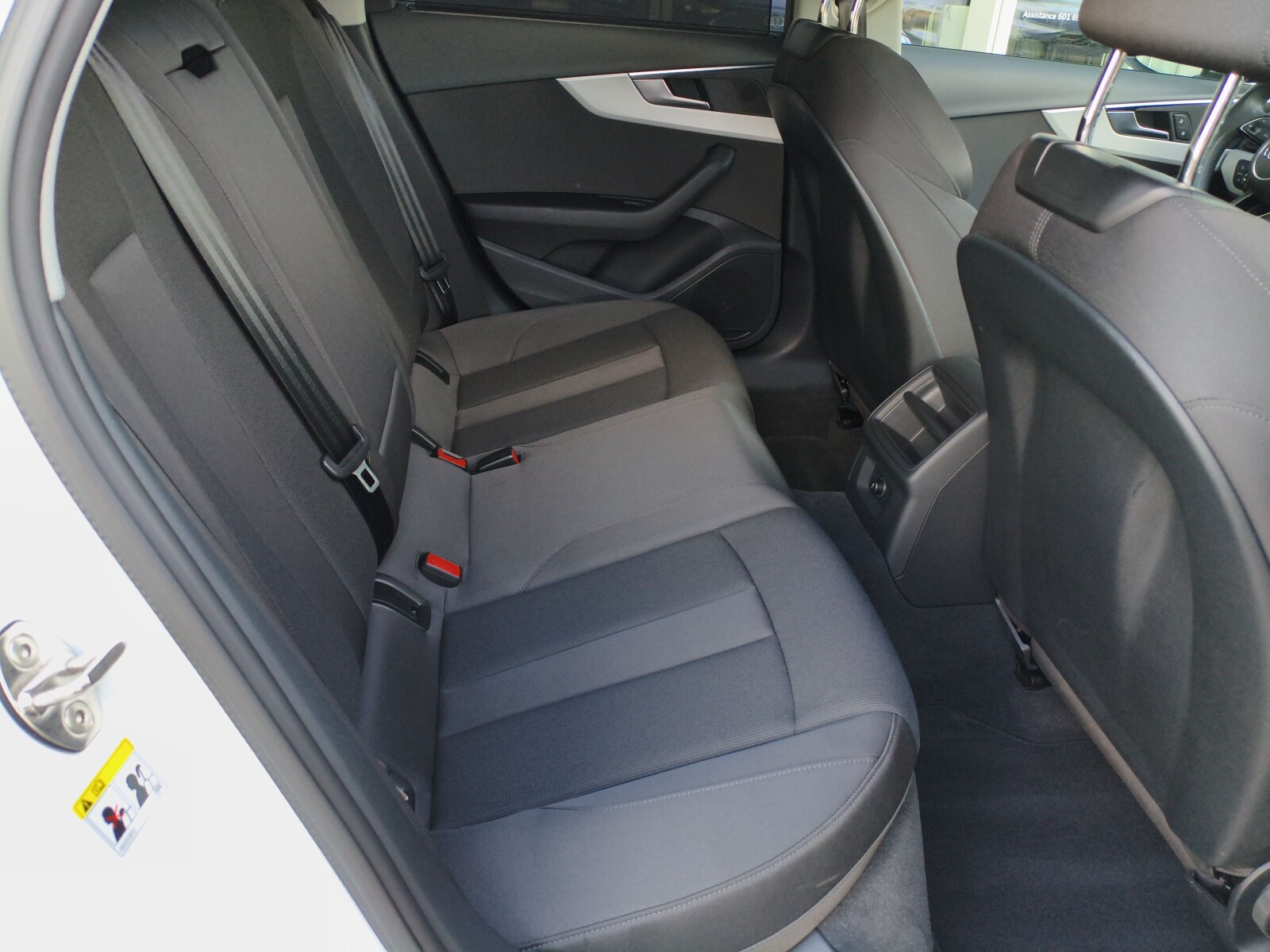 Audi A4 Avant - zdjęcie 15