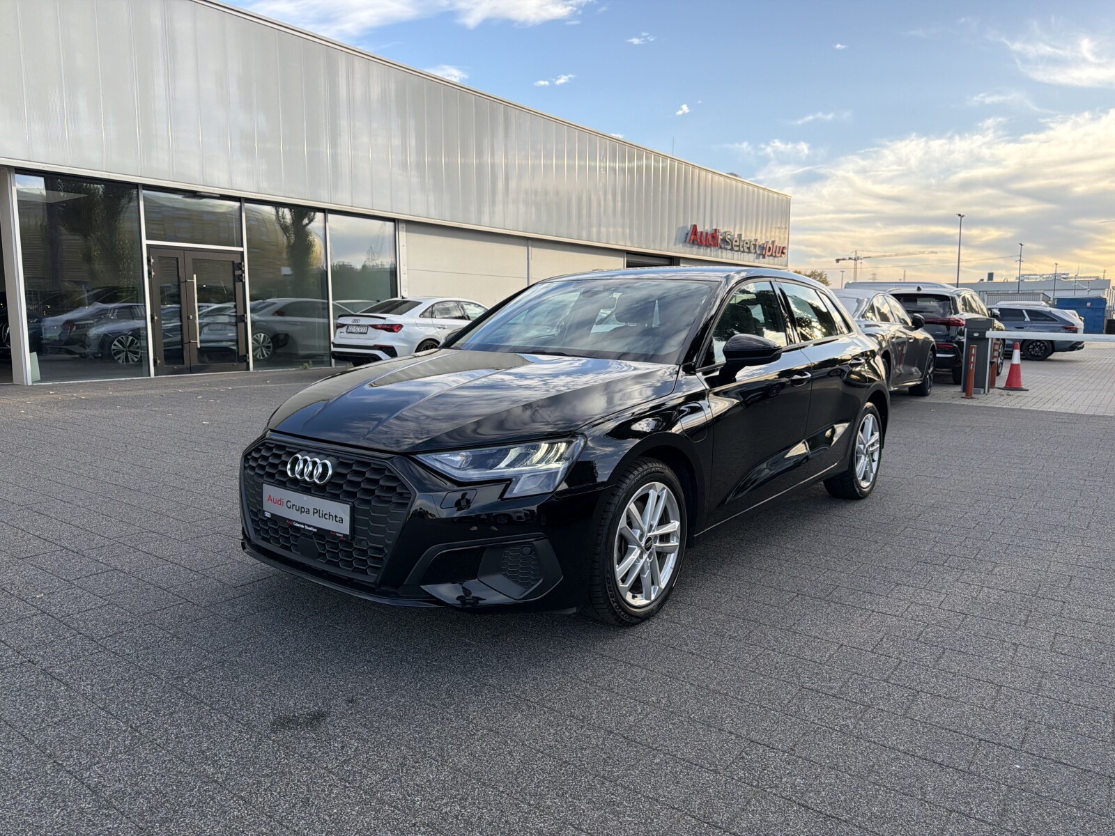Audi A3 Sportback - zdjęcie 9