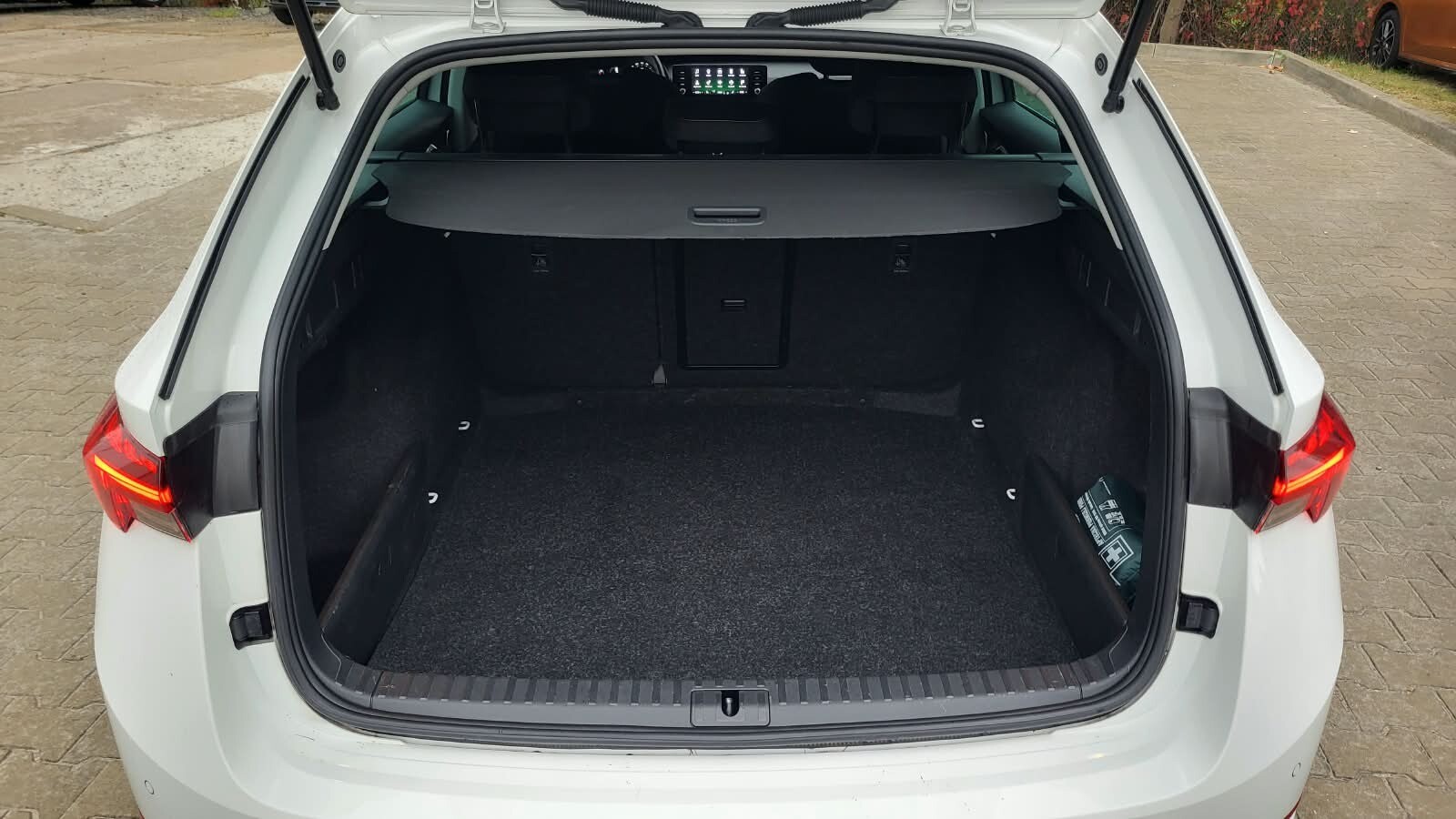 Škoda Octavia Combi - zdjęcie 13
