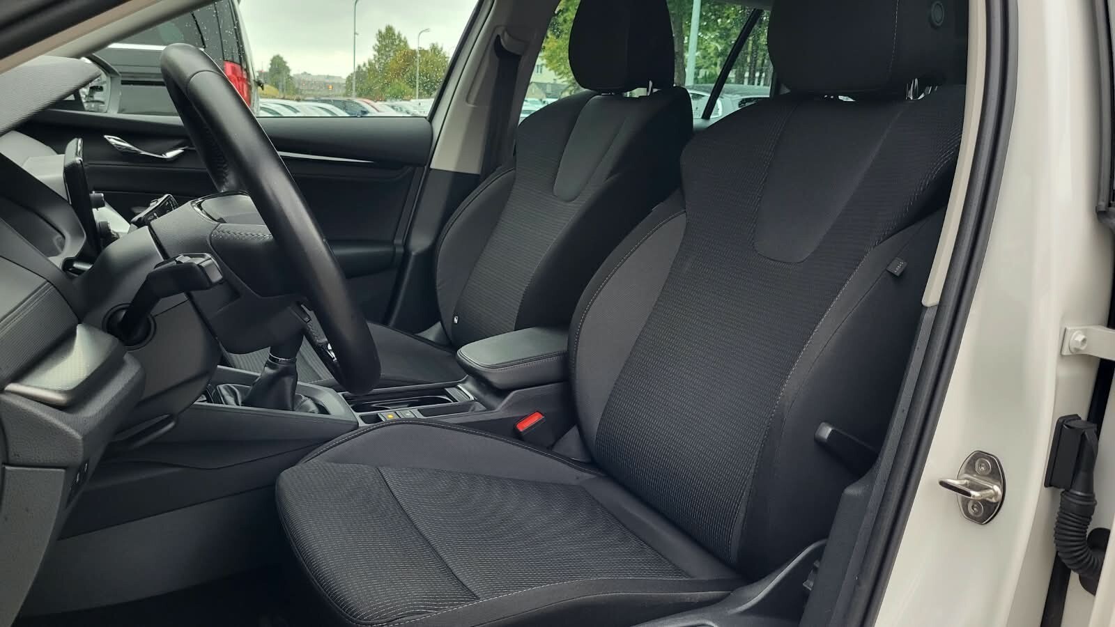 Škoda Octavia Combi - zdjęcie 11