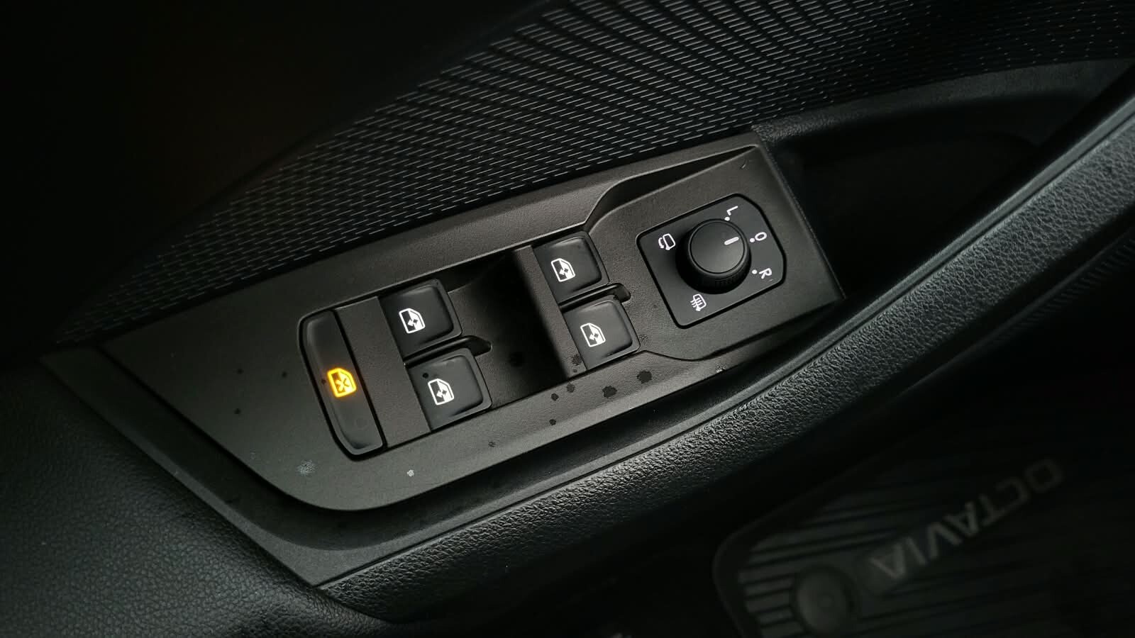 Škoda Octavia Combi - zdjęcie 16