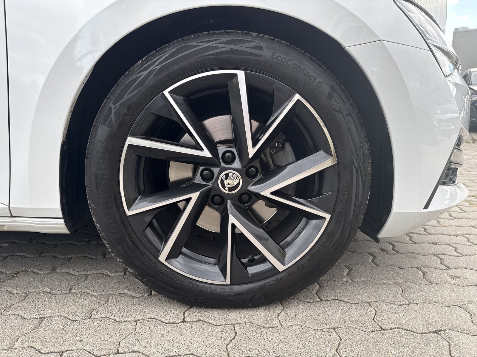 Škoda Superb - zdjęcie 38