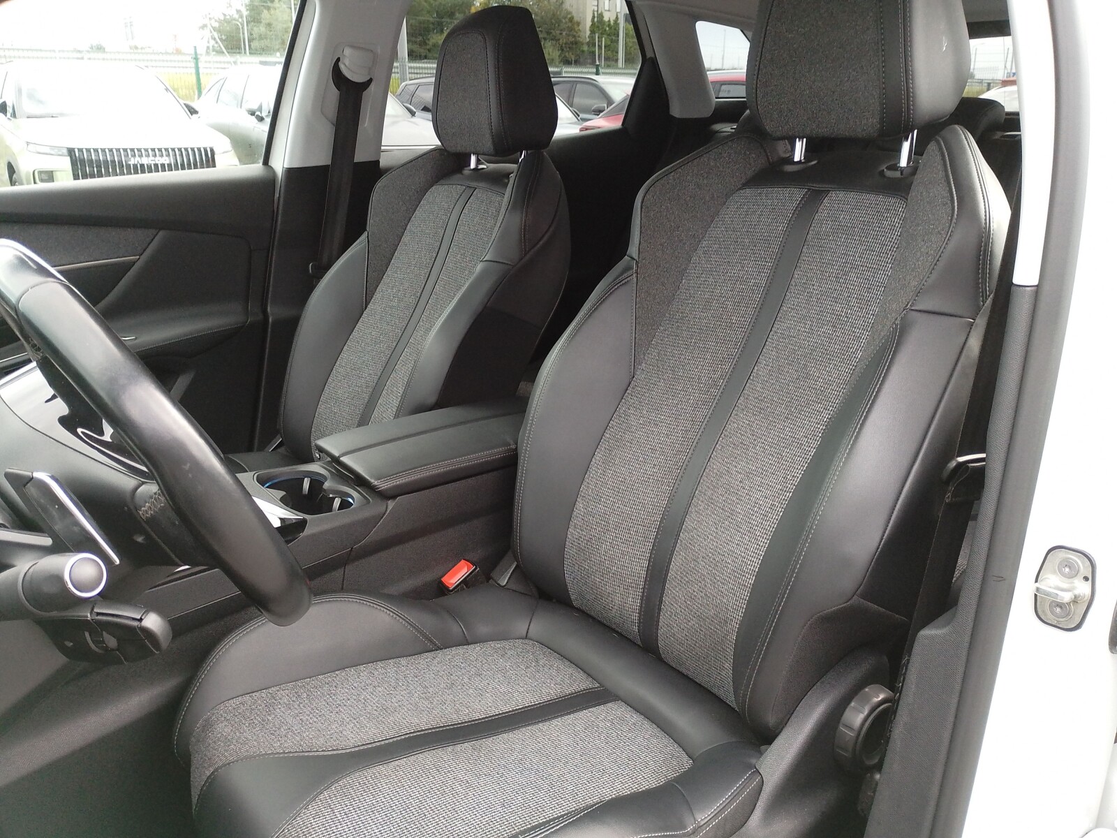 Peugeot 3008 - zdjęcie 27
