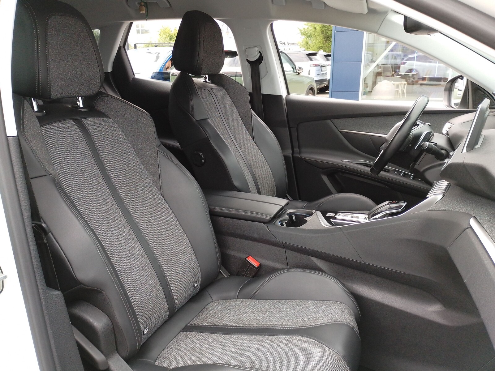 Peugeot 3008 - zdjęcie 28