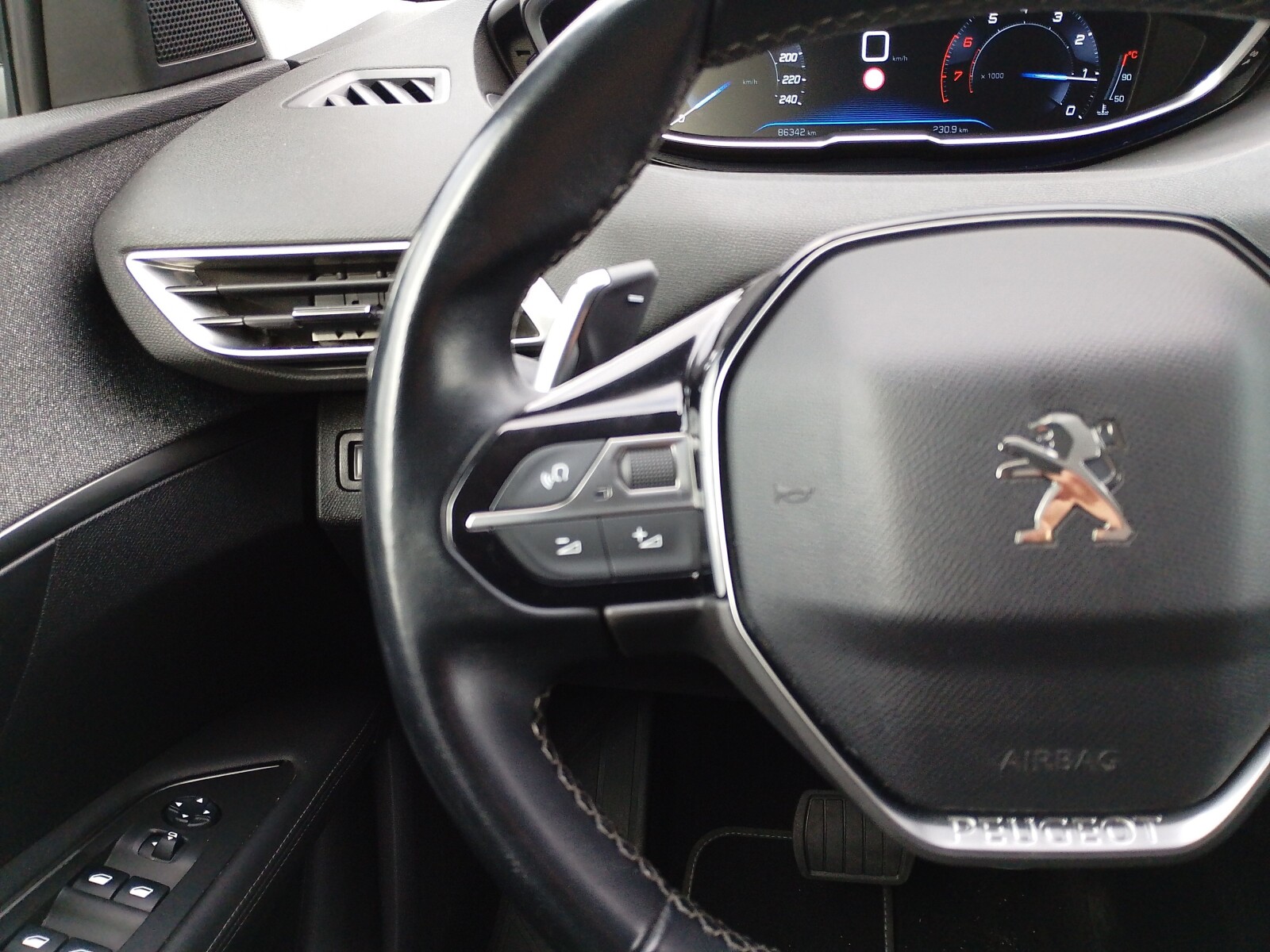 Peugeot 3008 - zdjęcie 13