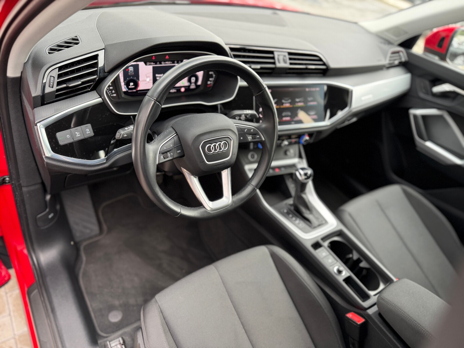 Audi Q3 - zdjęcie 18