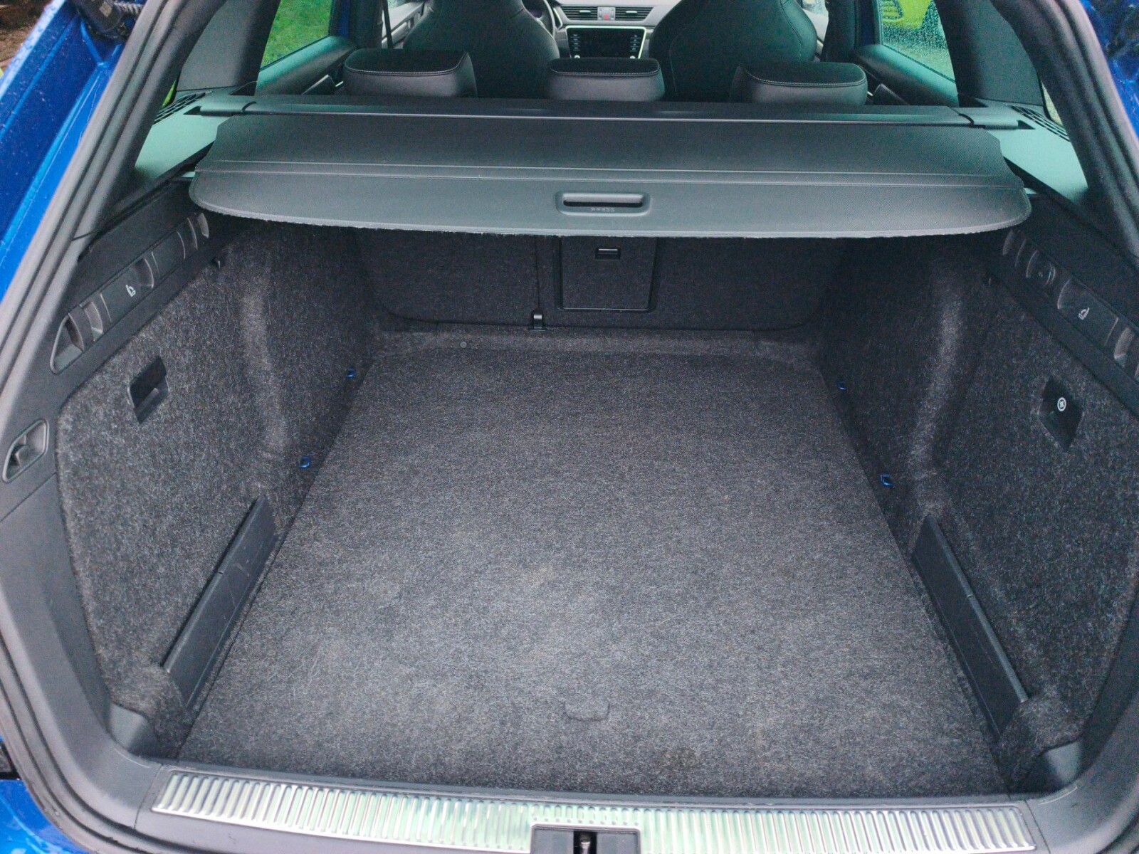 Škoda Superb Combi - zdjęcie 17
