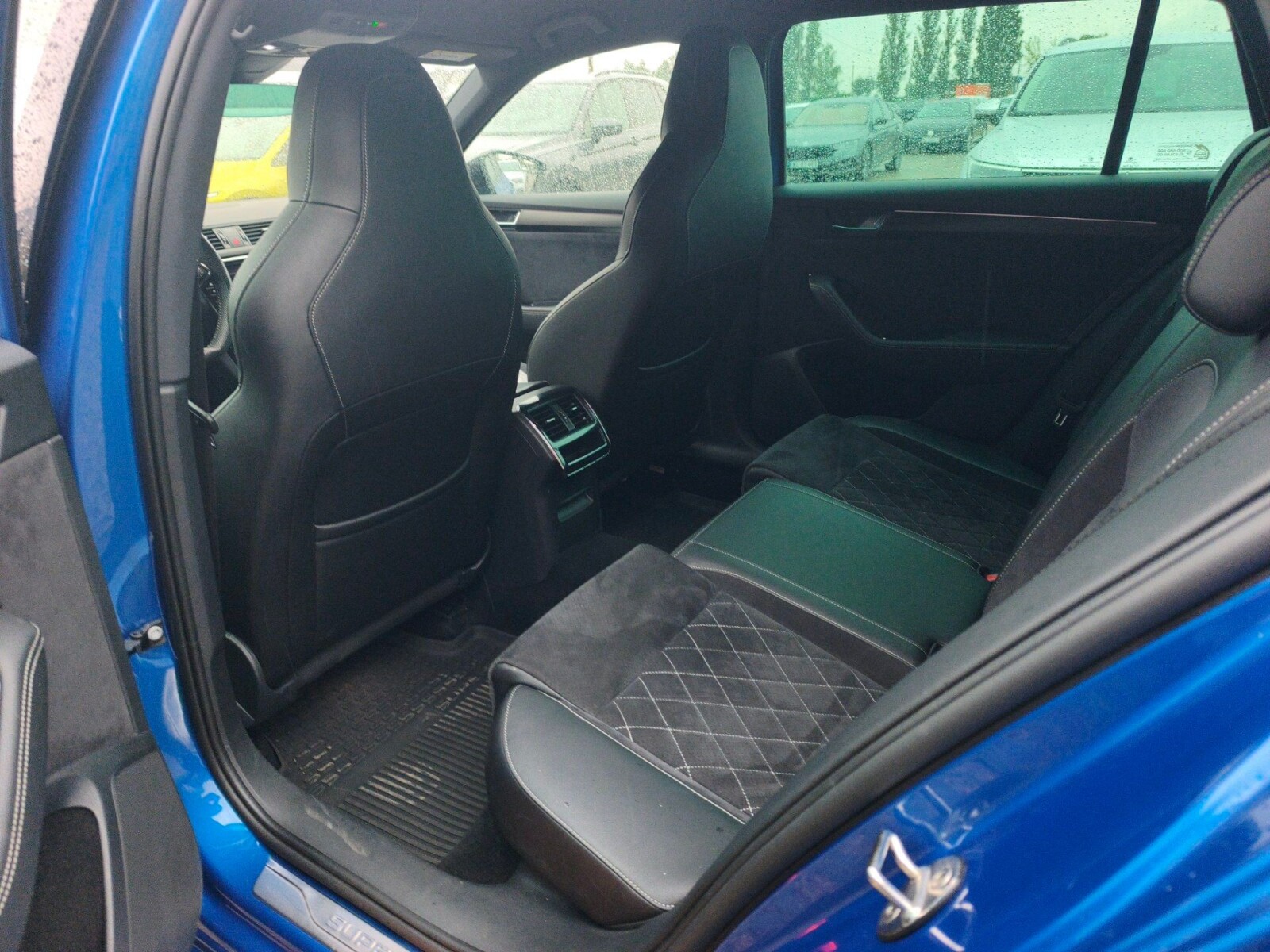 Škoda Superb Combi - zdjęcie 14