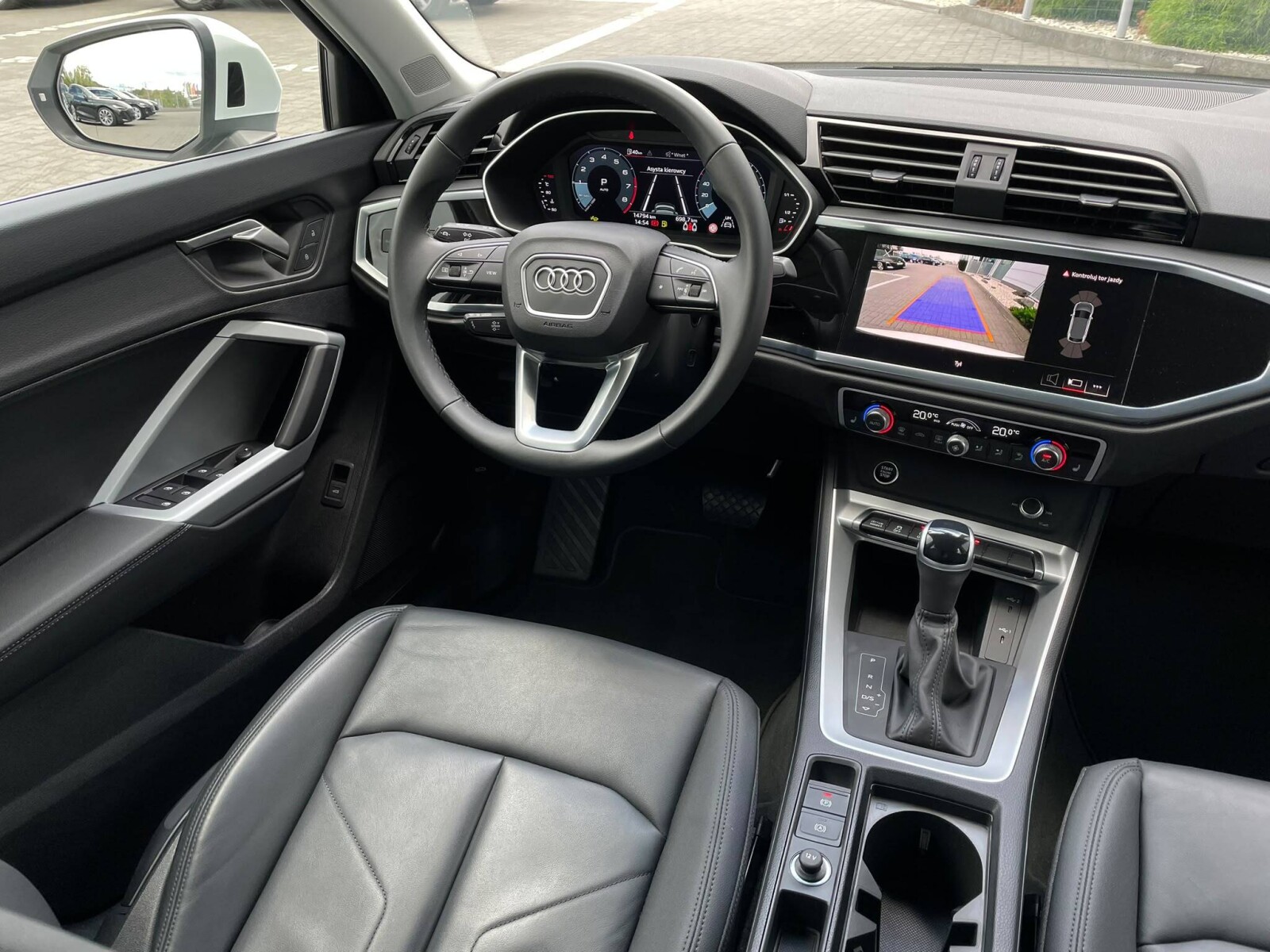 Audi Q3 Sportback - zdjęcie 12
