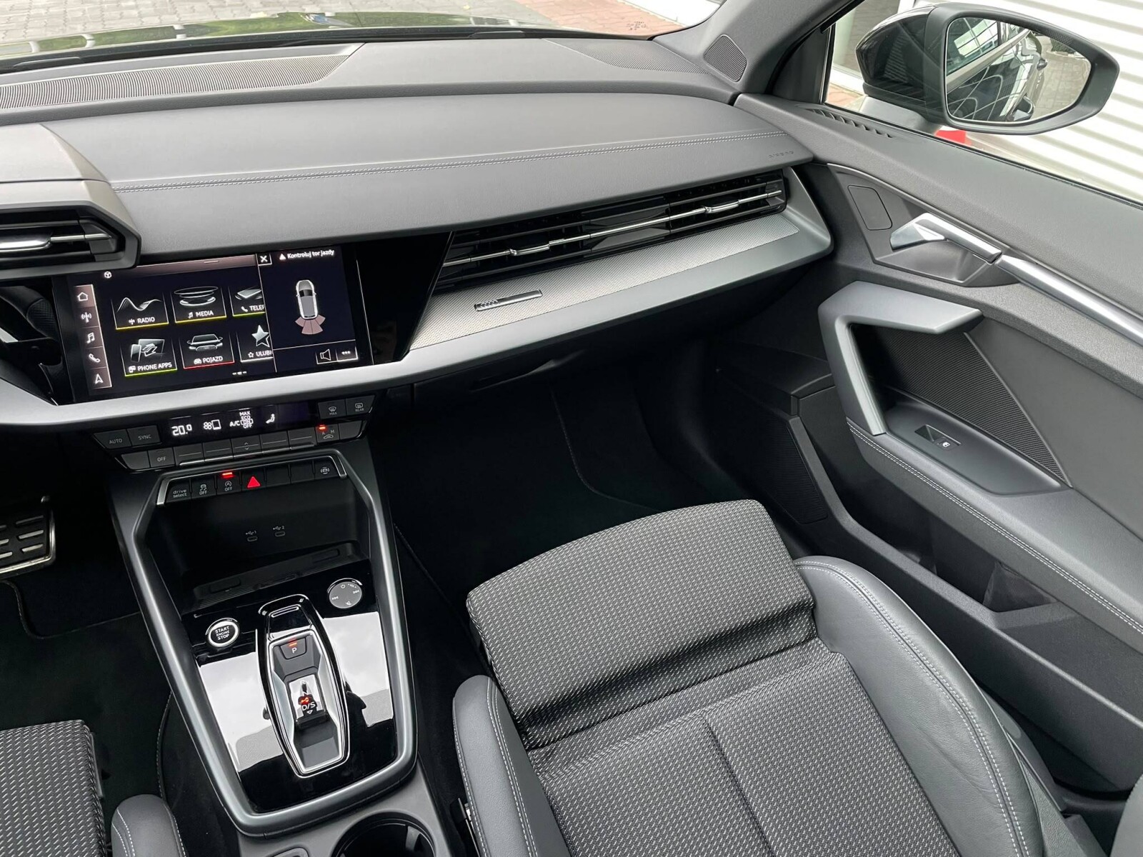 Audi A3 Sportback - zdjęcie 14