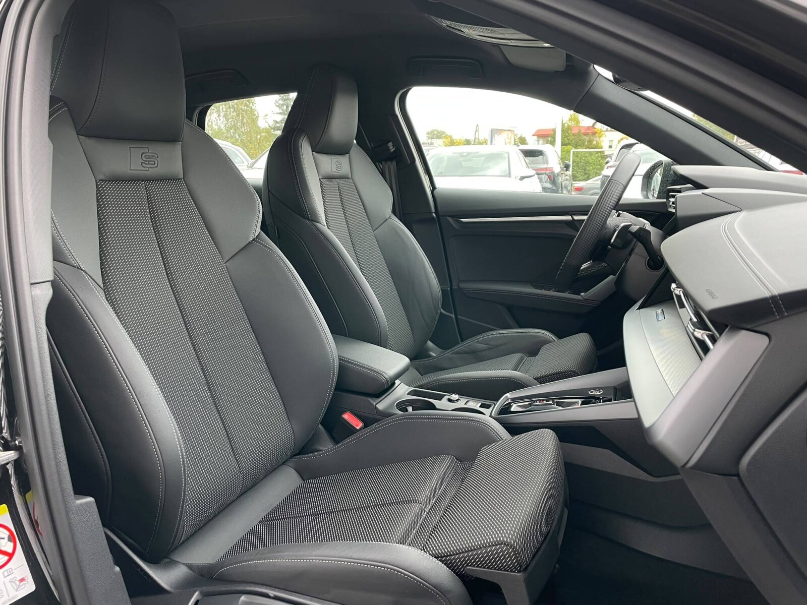 Audi A3 Sportback - zdjęcie 19