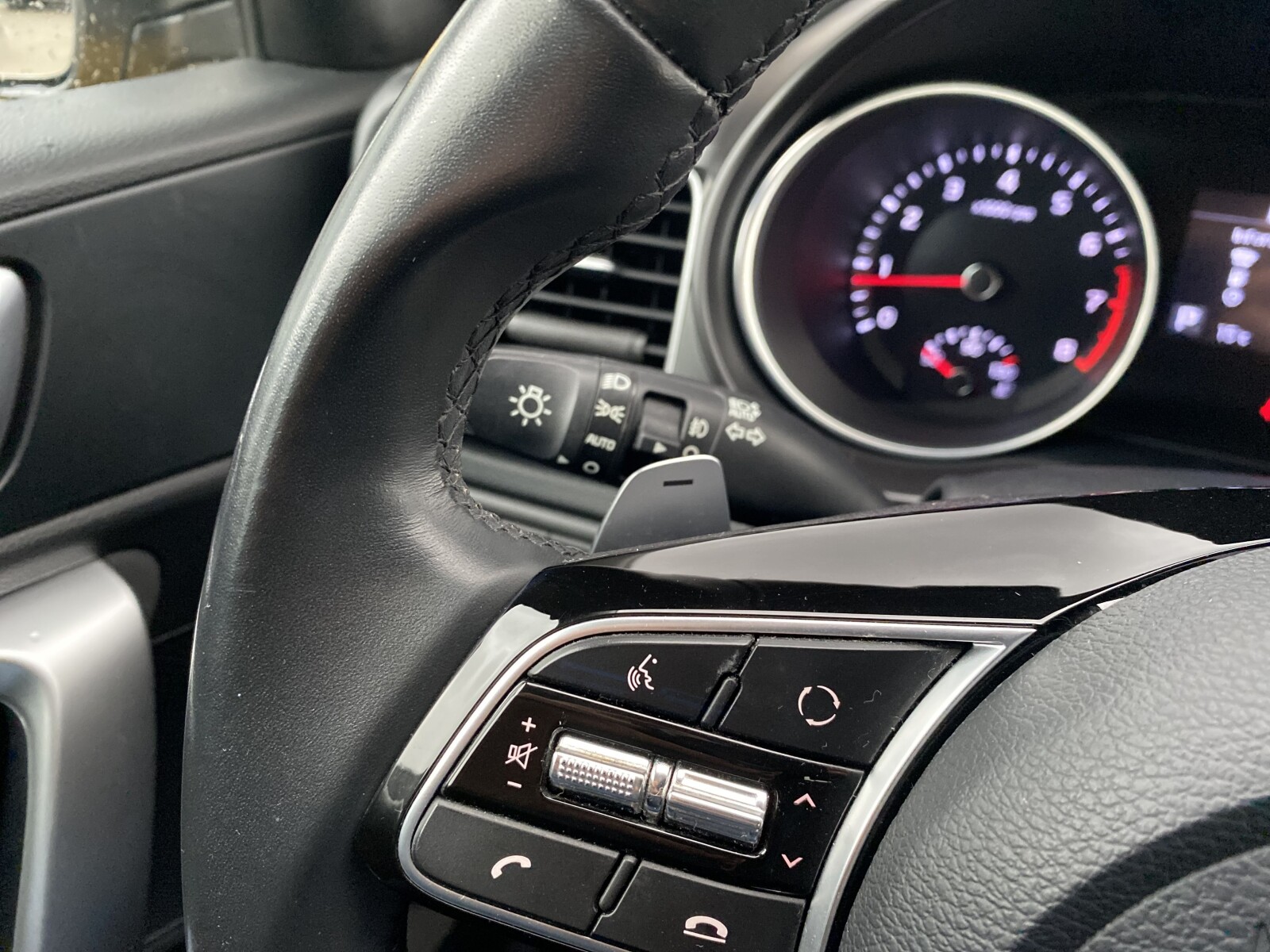 Kia XCeed - zdjęcie 16