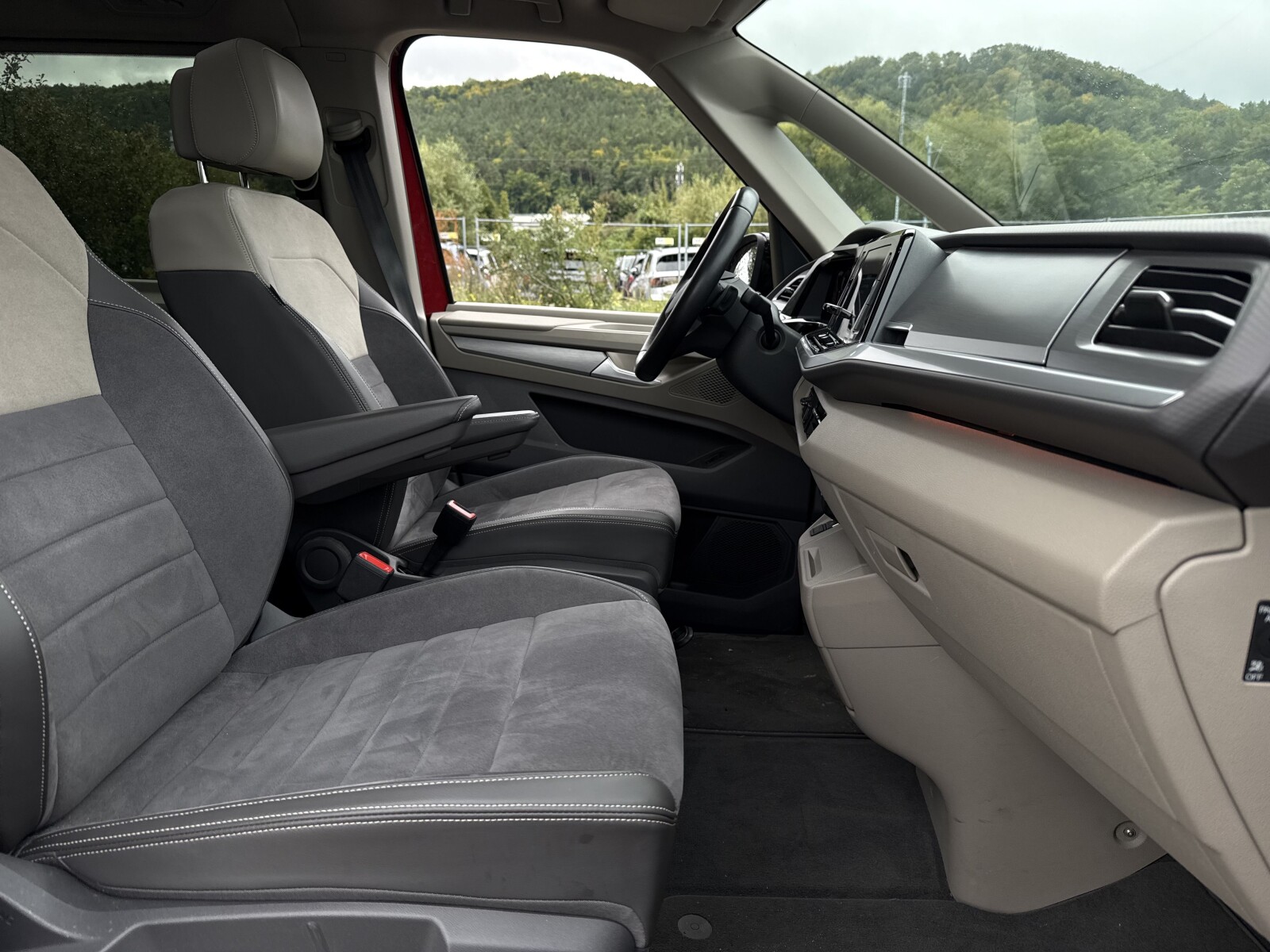 Volkswagen Multivan - zdjęcie 13
