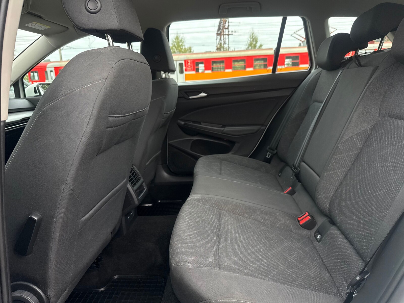 Volkswagen Golf - zdjęcie 28