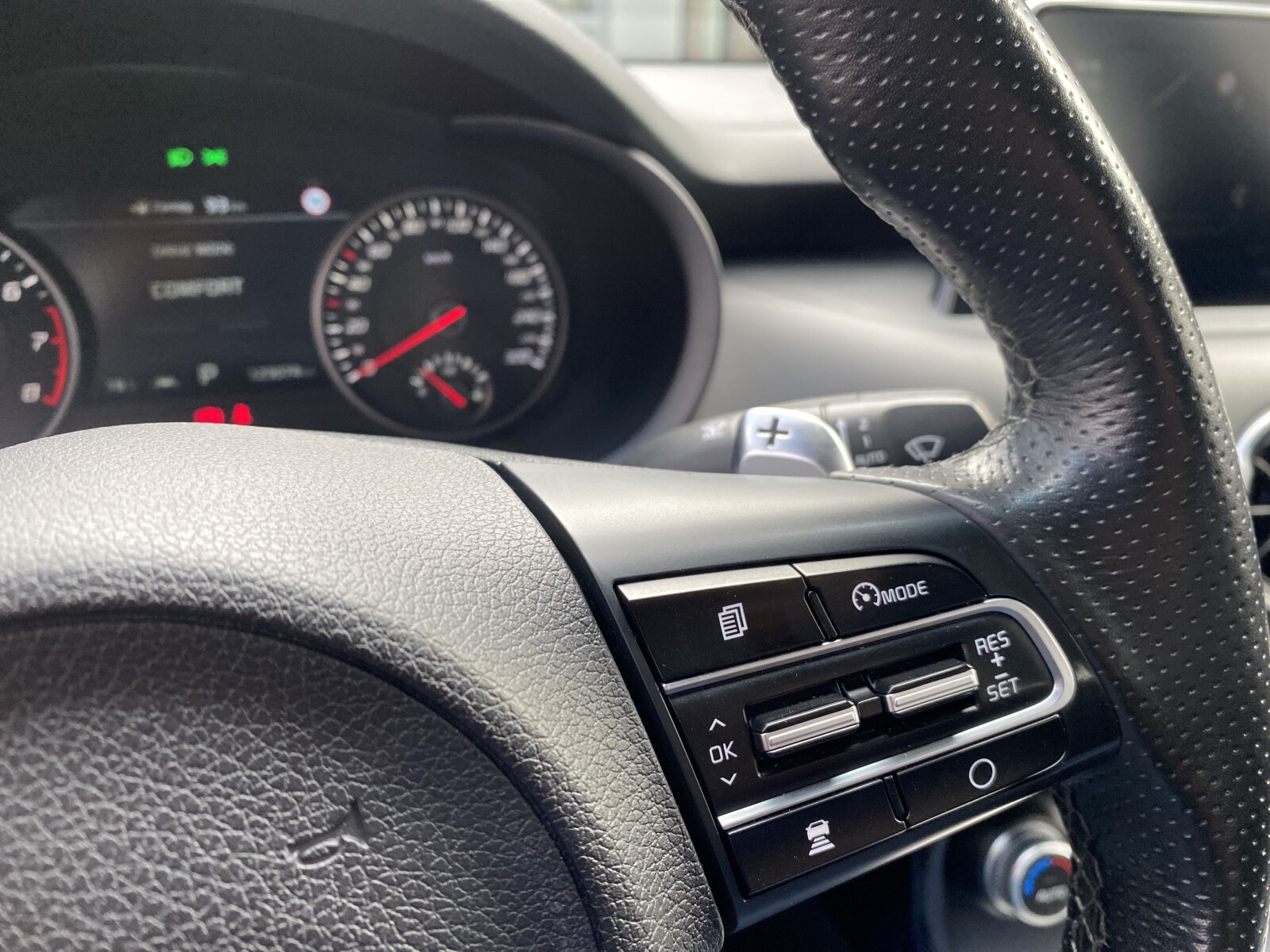 Kia Stinger - zdjęcie 26