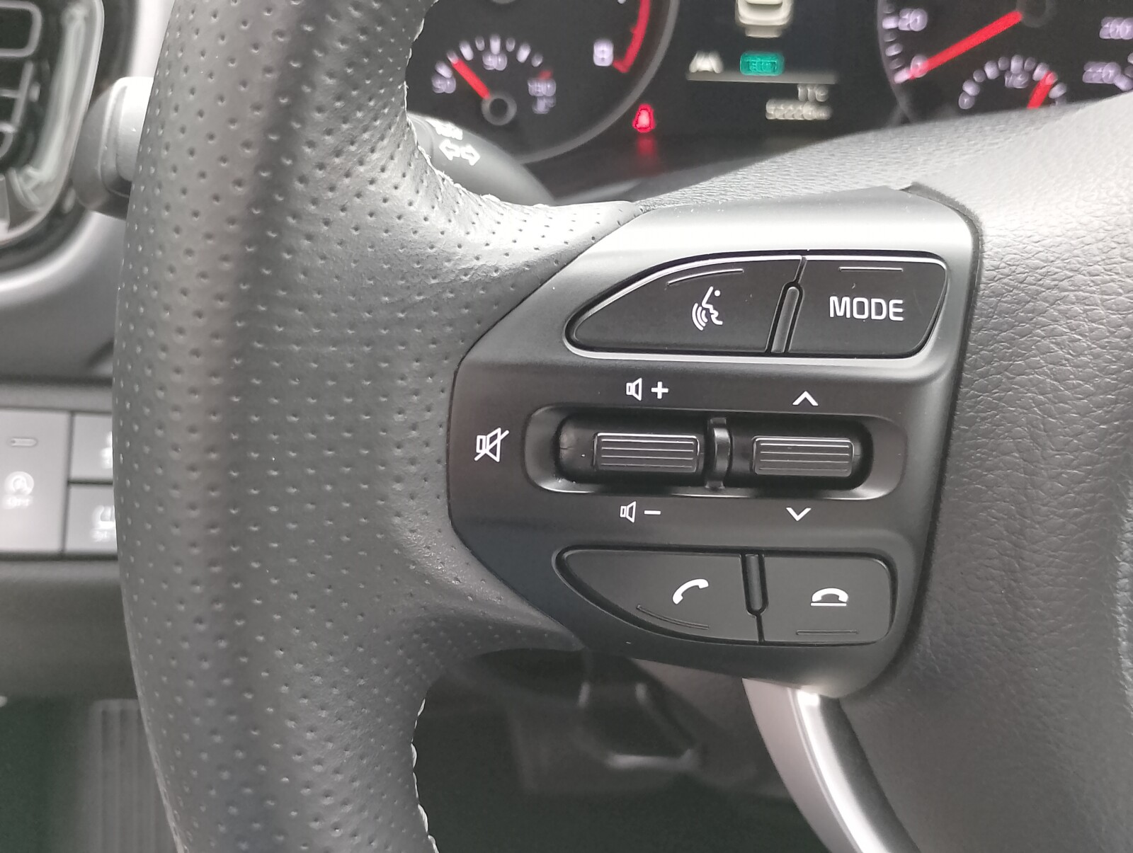 Kia Stonic - zdjęcie 24
