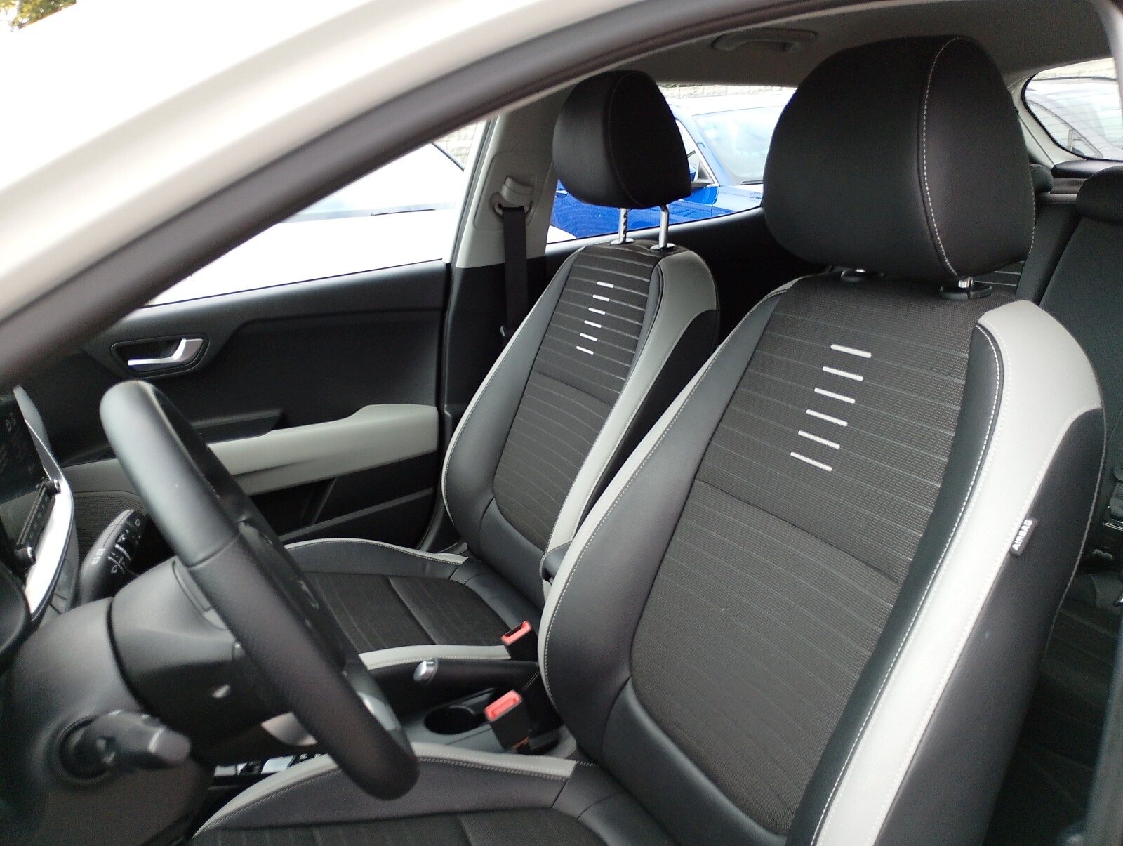 Kia Stonic - zdjęcie 10