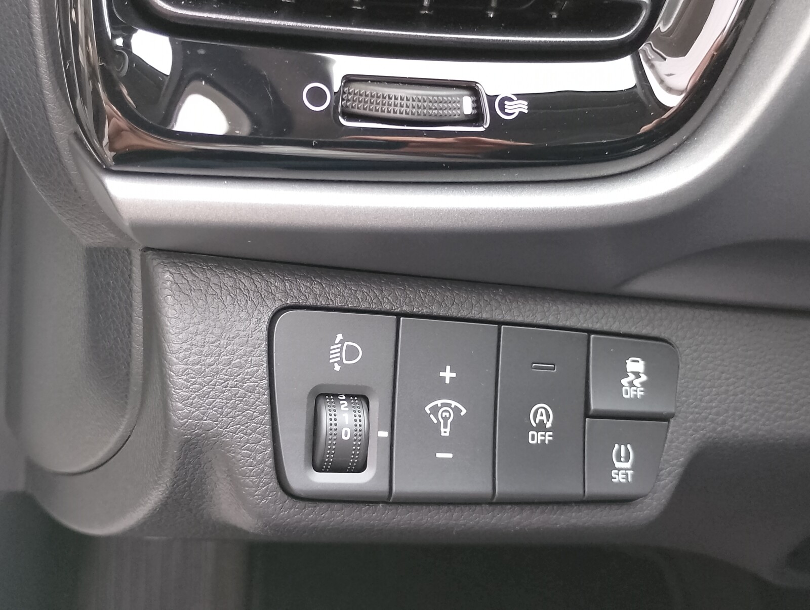Kia Stonic - zdjęcie 25