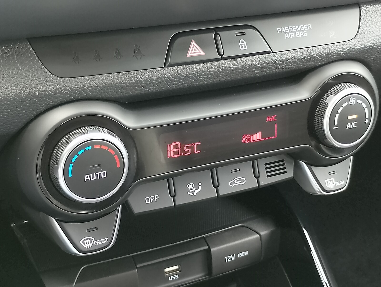Kia Stonic - zdjęcie 20