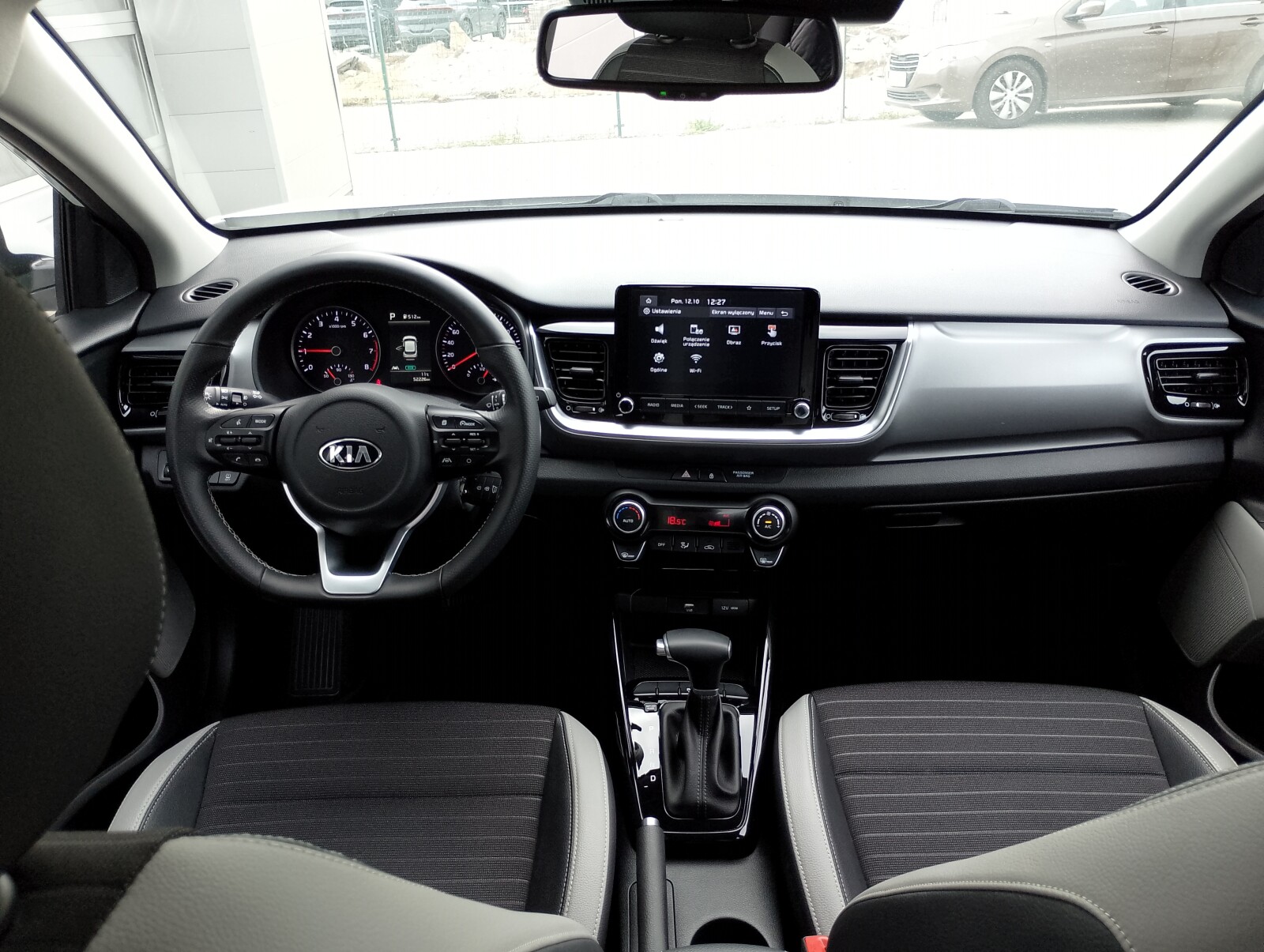 Kia Stonic - zdjęcie 17