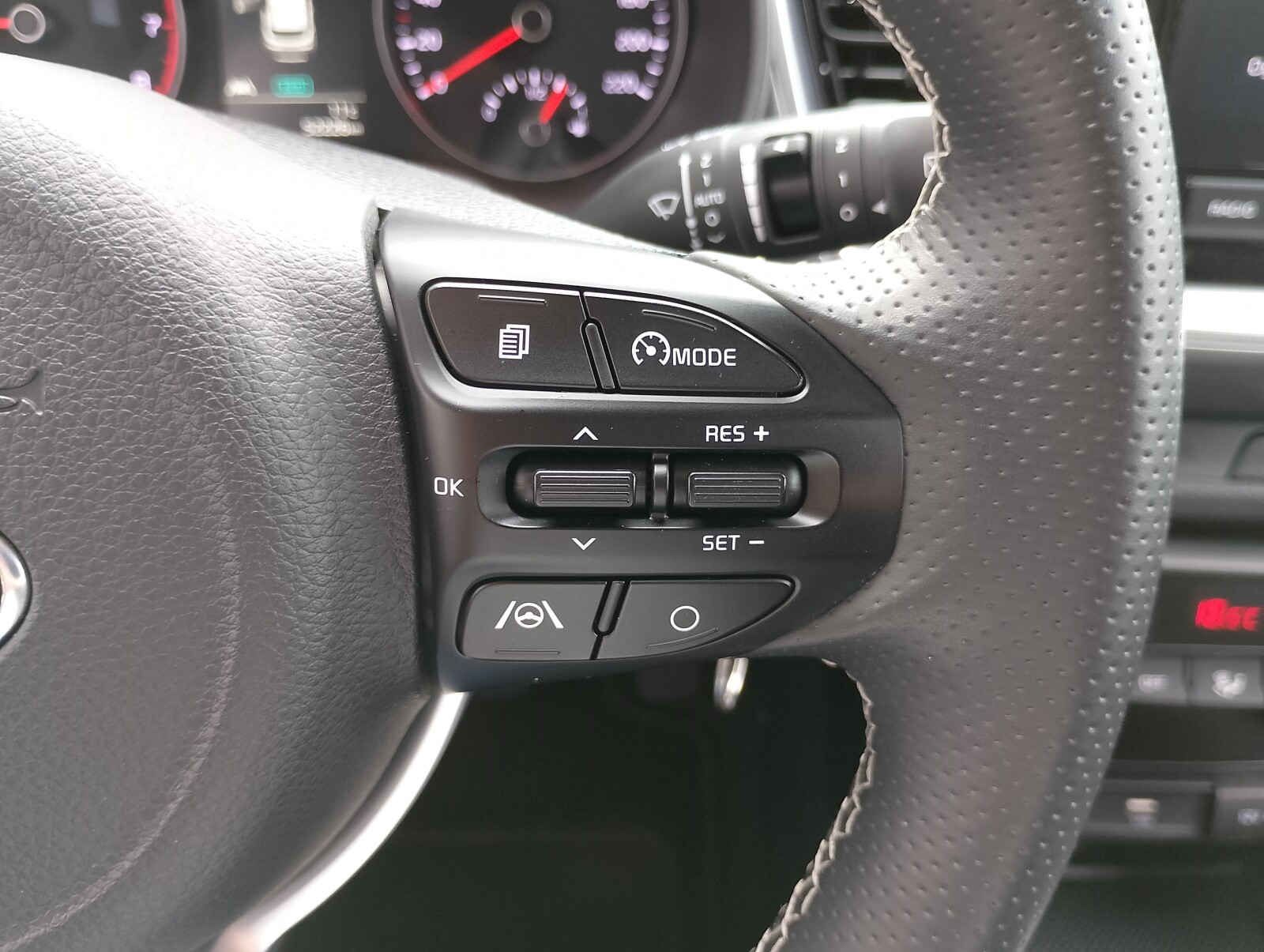 Kia Stonic - zdjęcie 23