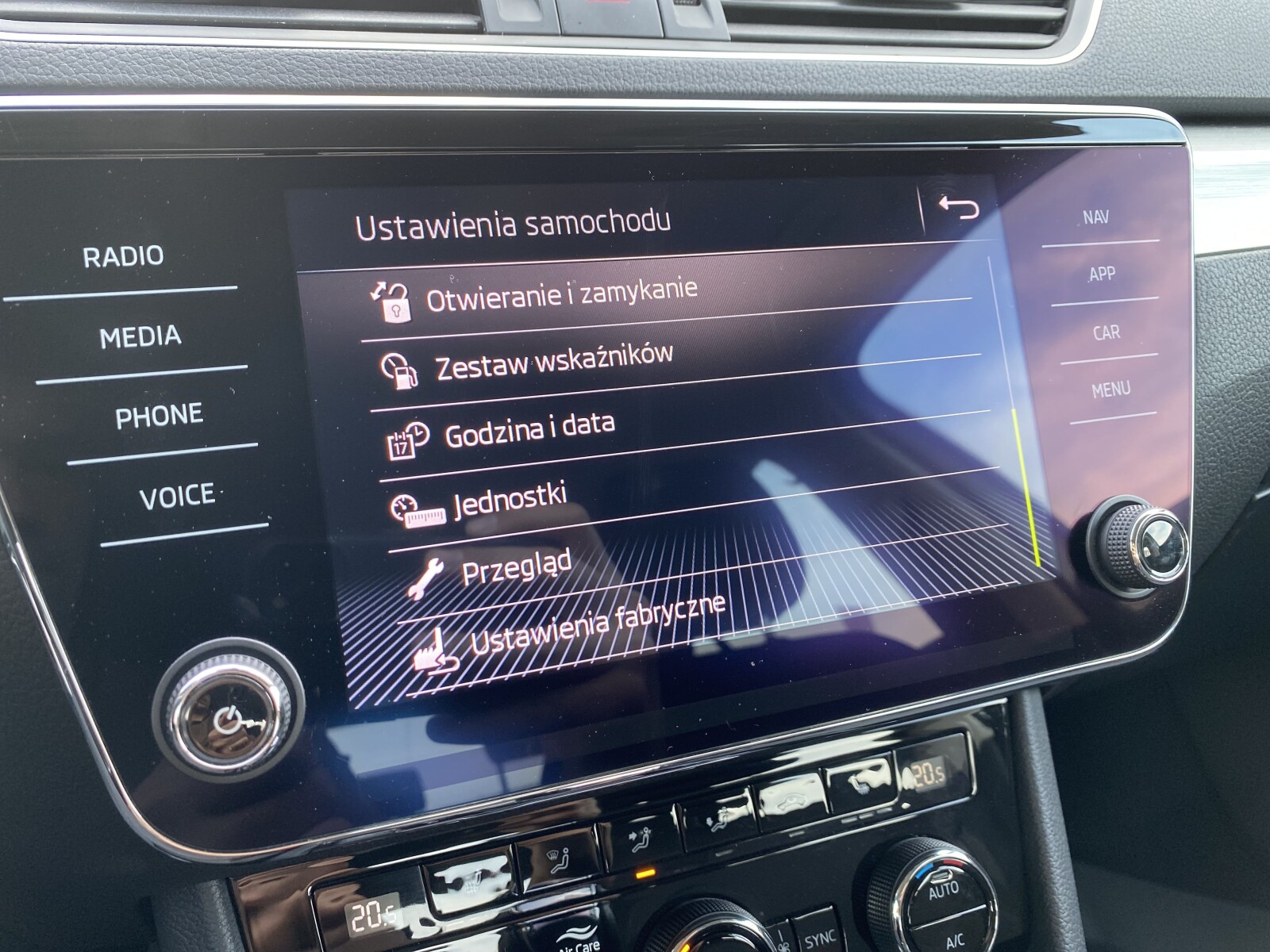Škoda Superb - zdjęcie 21