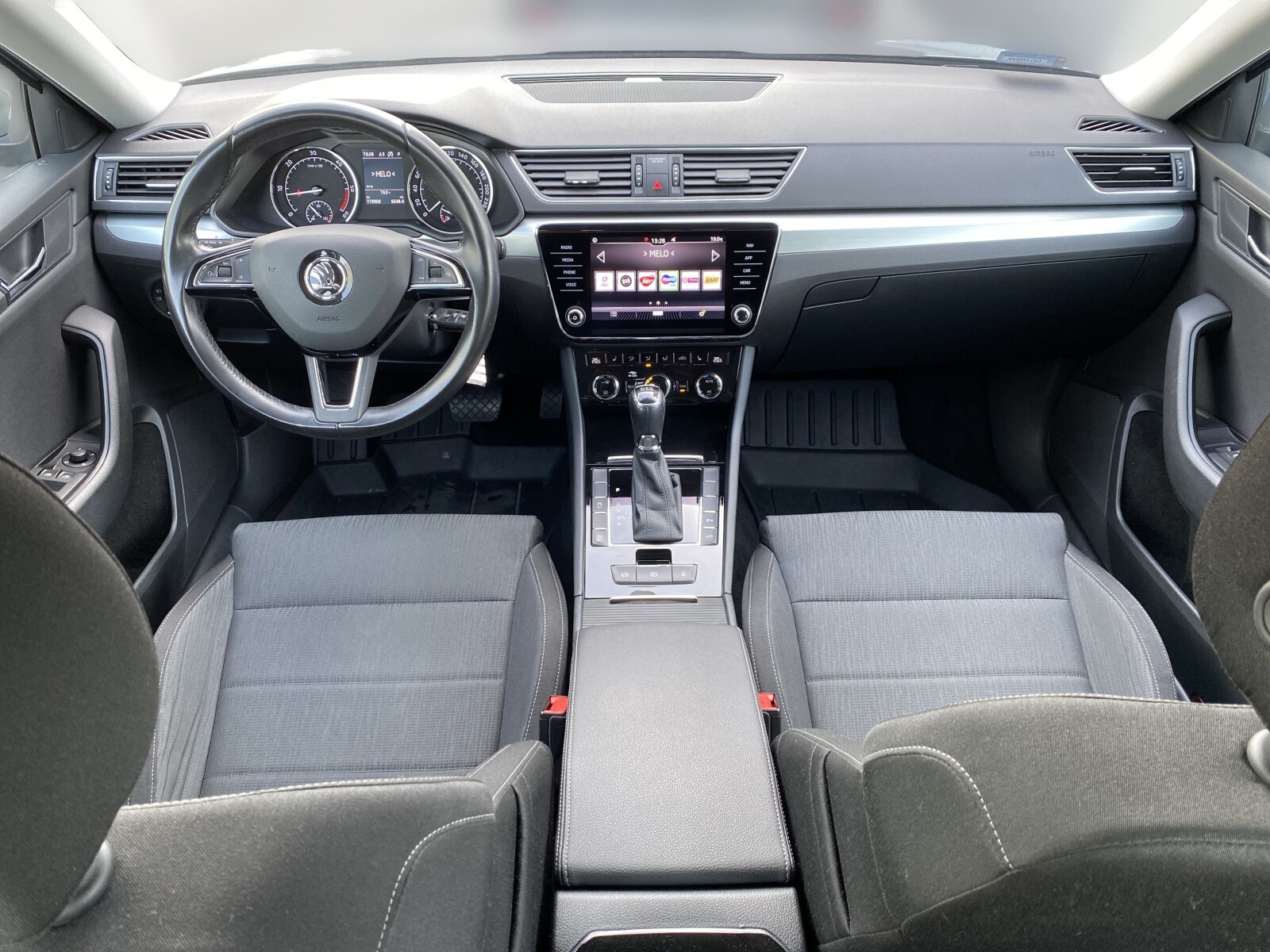 Škoda Superb - zdjęcie 10