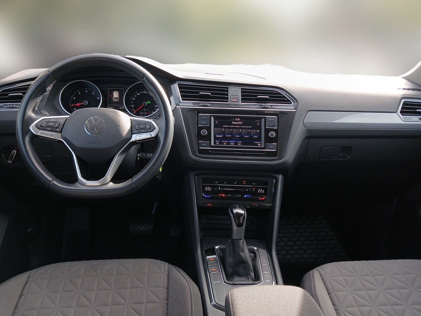 Volkswagen Tiguan - zdjęcie 15