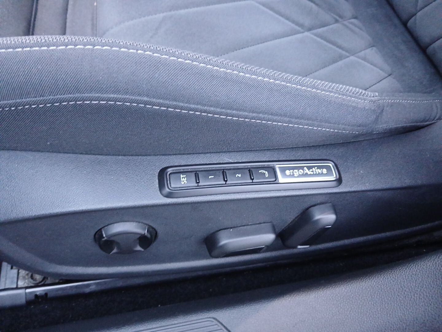 Volkswagen Golf Variant - zdjęcie 12