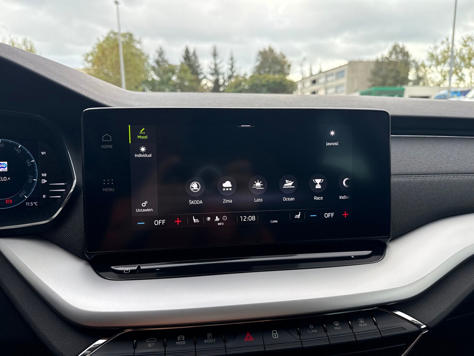 Škoda Octavia Combi - zdjęcie 30