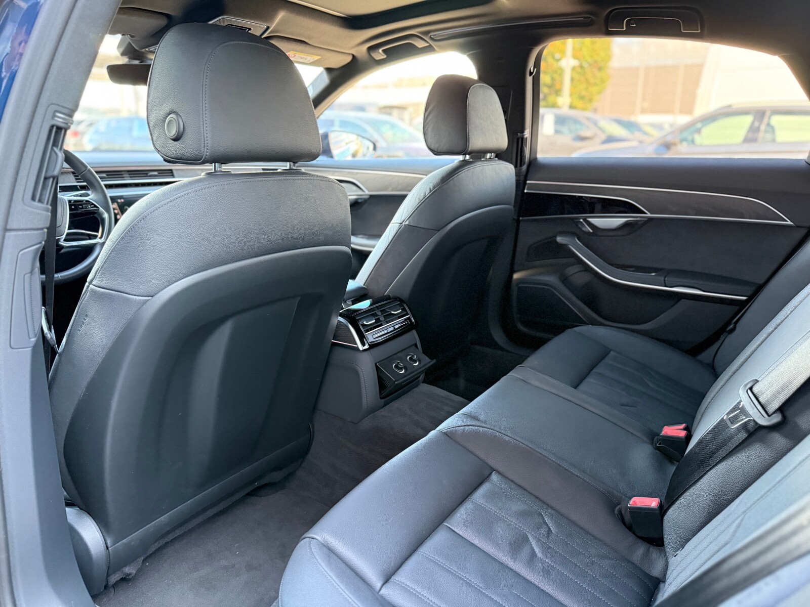 Audi A8 - zdjęcie 11