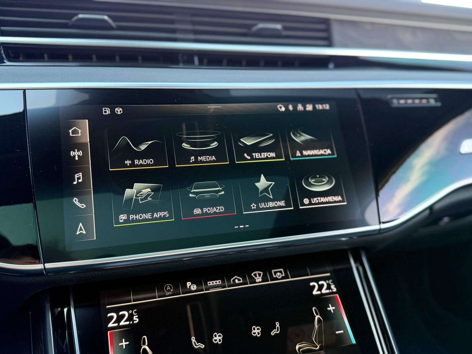 Audi A8 - zdjęcie 30
