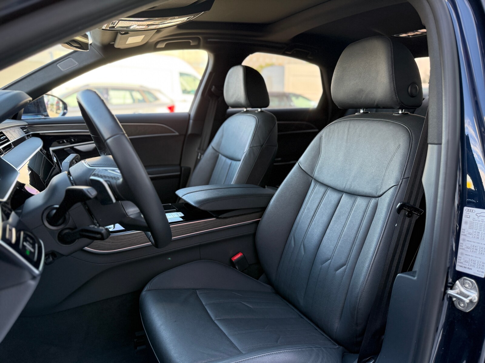Audi A8 - zdjęcie 21